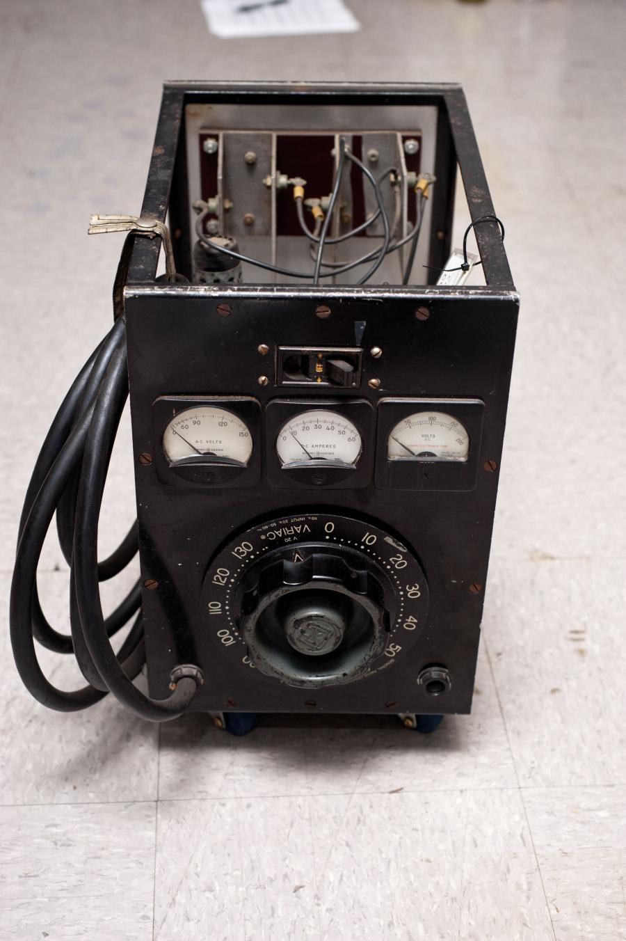  Milburn Electric Model 27L Light Brougham 1922 года  (фото 6 из 18)